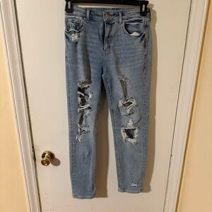 American Eagle, mom jeans size 4. Stretch